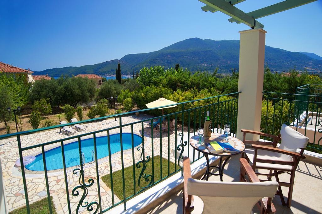 Iliachtides Villas Karavomylos Quarto foto